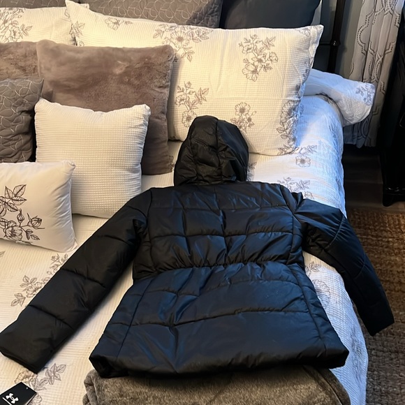 Under Armour Puffer Jacket - Picture 3 of 5